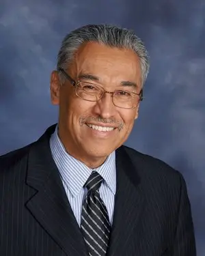 Pastor Miguel Anaya, Director del Seminario